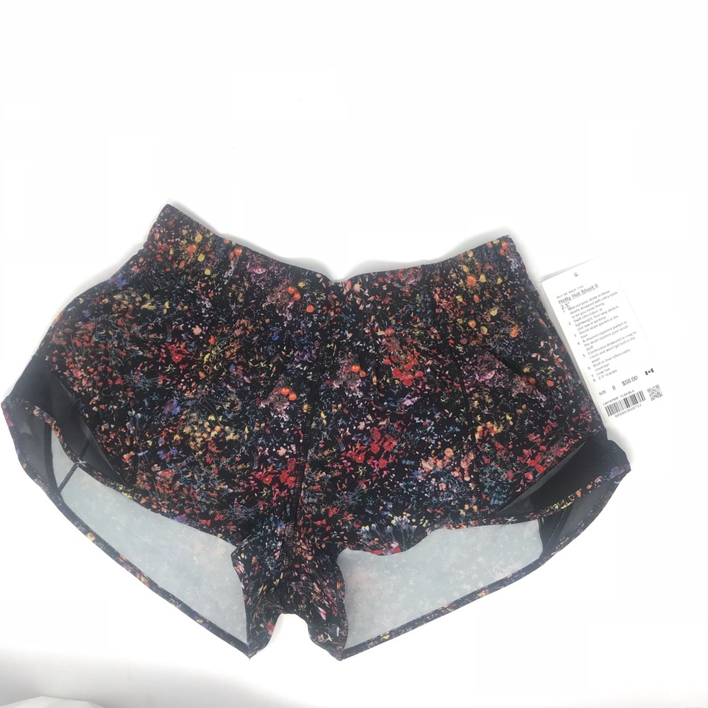 Lululemon hotty hot short II black floral 8 NWT